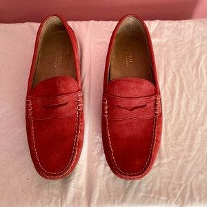 No discoloration just like pictures and in great condition